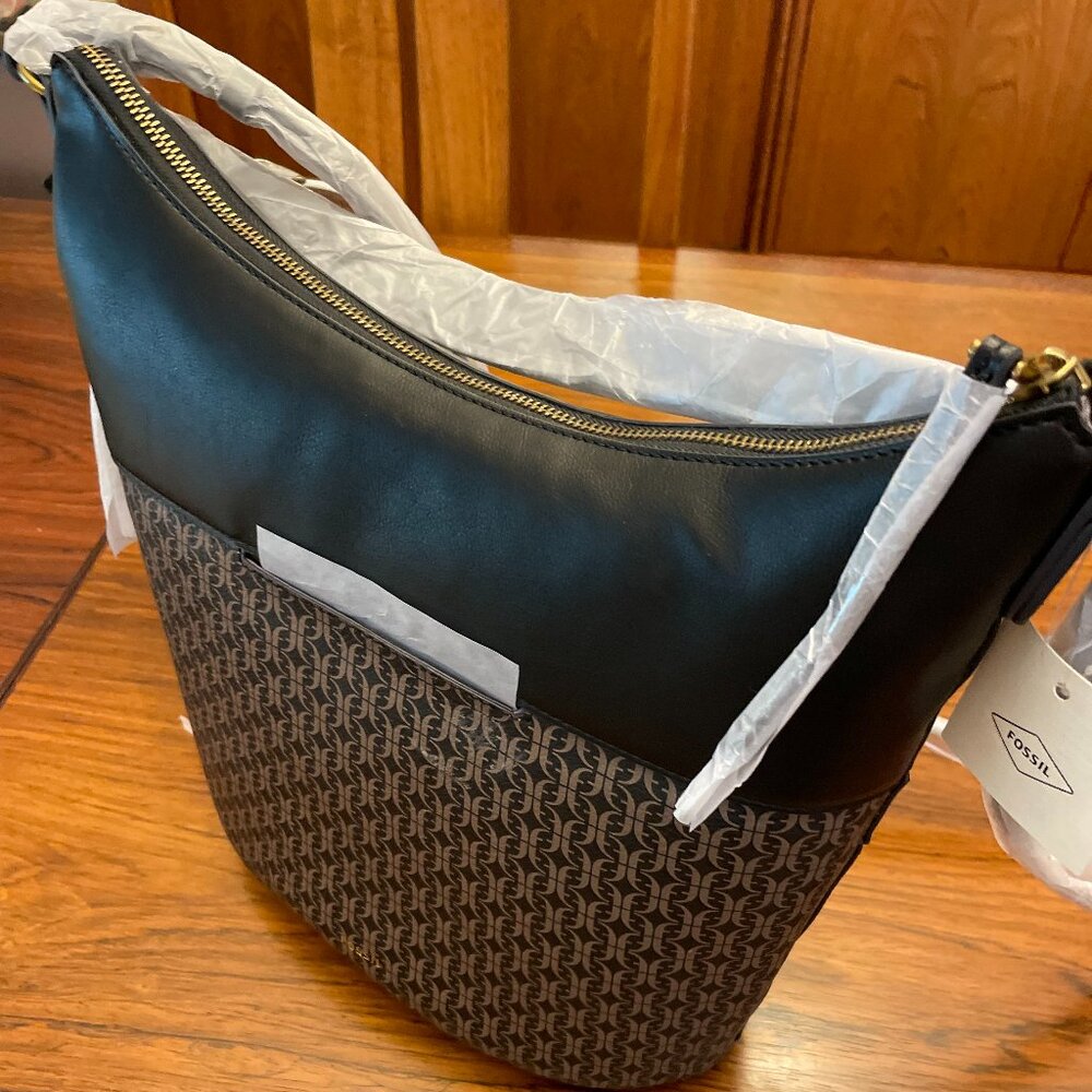 NEW FOSSIL Purse . - Picture 2 of 12
